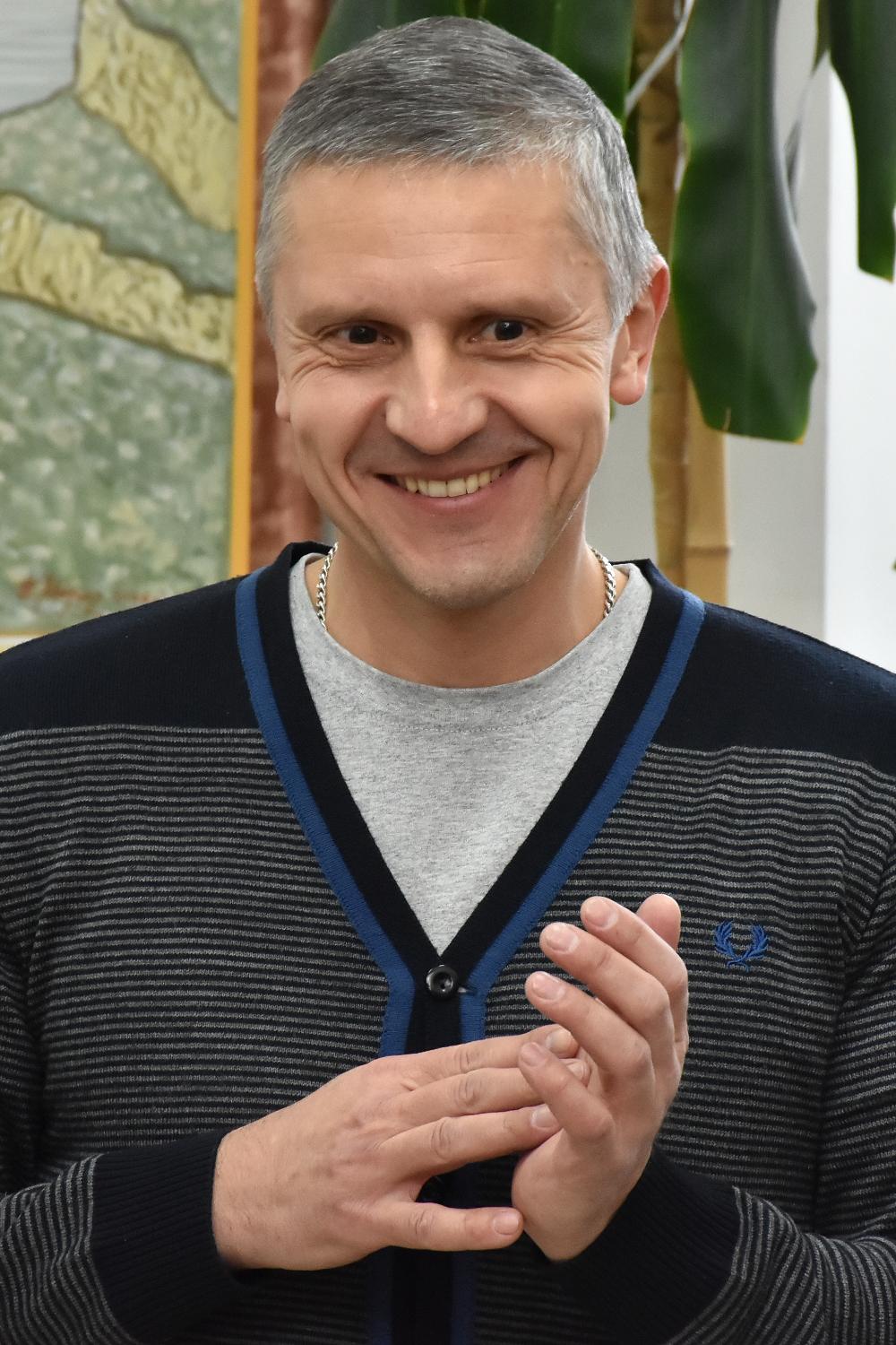 Риэлторлық порно видео Көрші көршісін ұрады